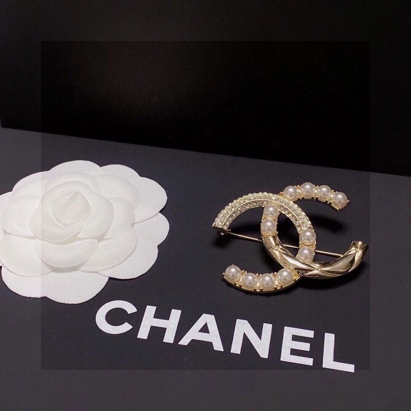 Seasonal Chanel Brooches 225685
