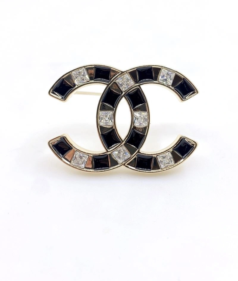 Elegant Chanel Brooches 225679