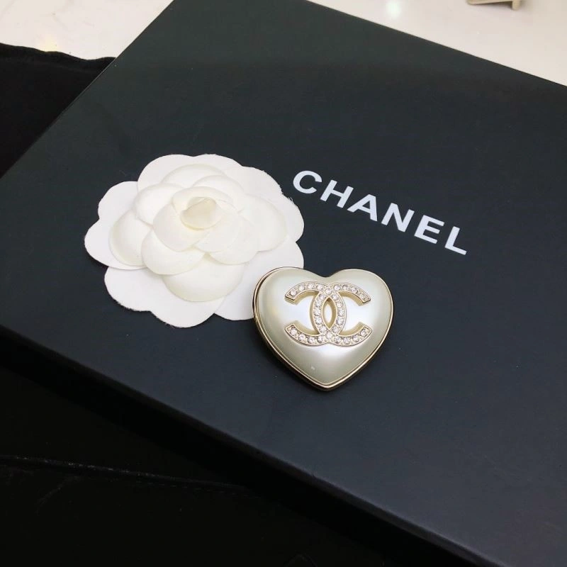 Sporty Chanel Brooches 225621