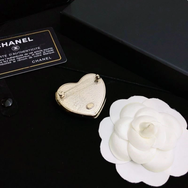 Sporty Chanel Brooches 225621