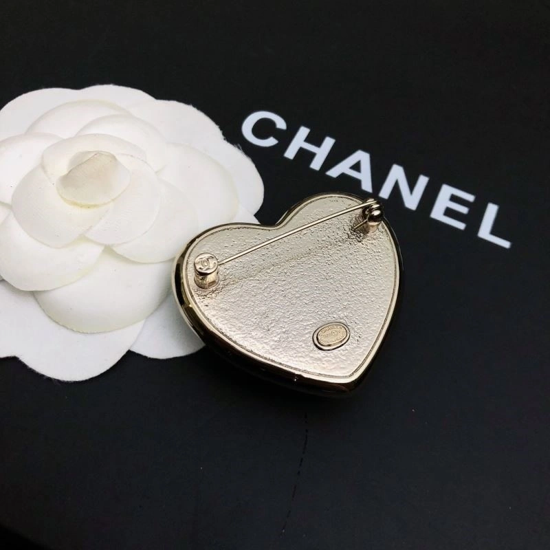 Sporty Chanel Brooches 225621