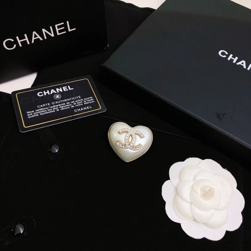 Sporty Chanel Brooches 225621