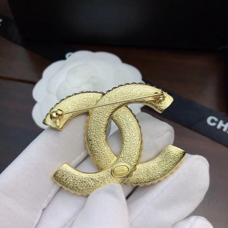 Chanel Brooches TimelessDesign 225607