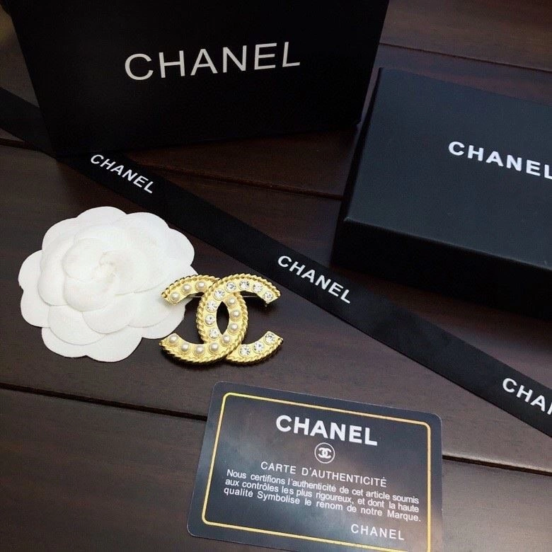 Chanel Brooches TimelessDesign 225607