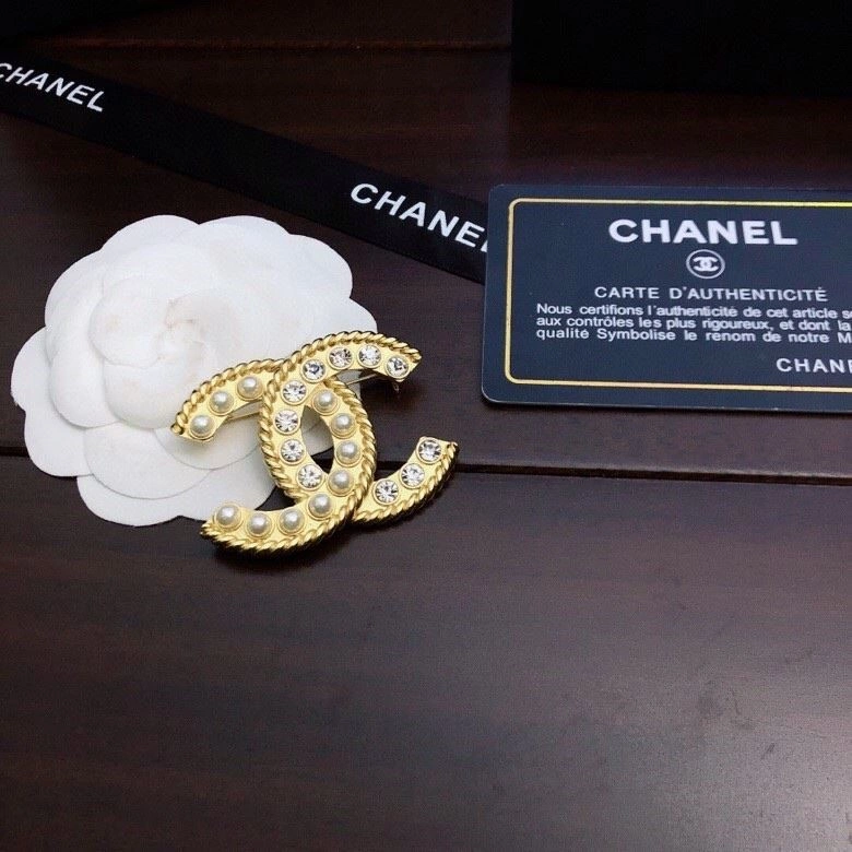 Chanel Brooches TimelessDesign 225607