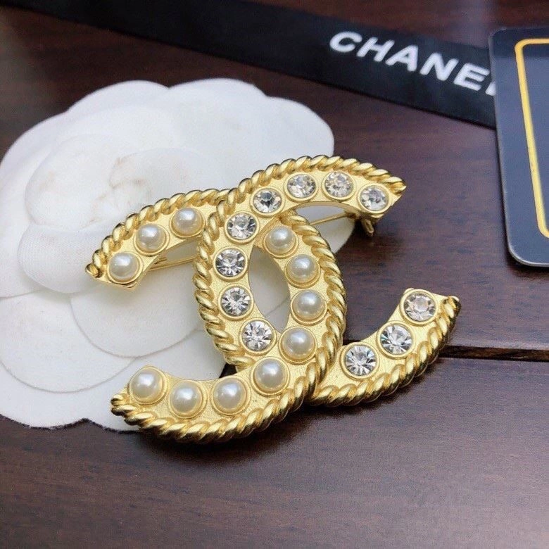 Chanel Brooches TimelessDesign 225607