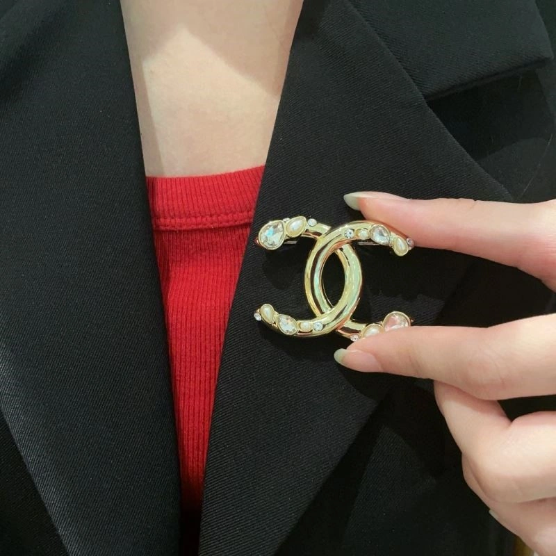 Chanel Brooches Casual 225617