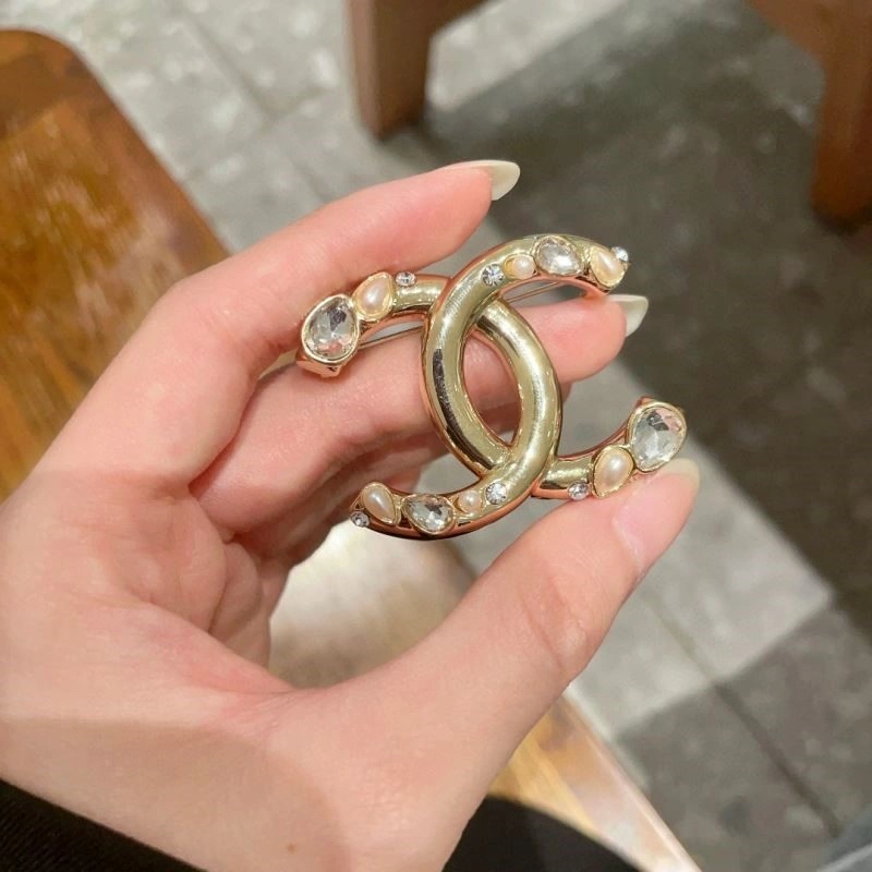Chanel Brooches Casual 225617