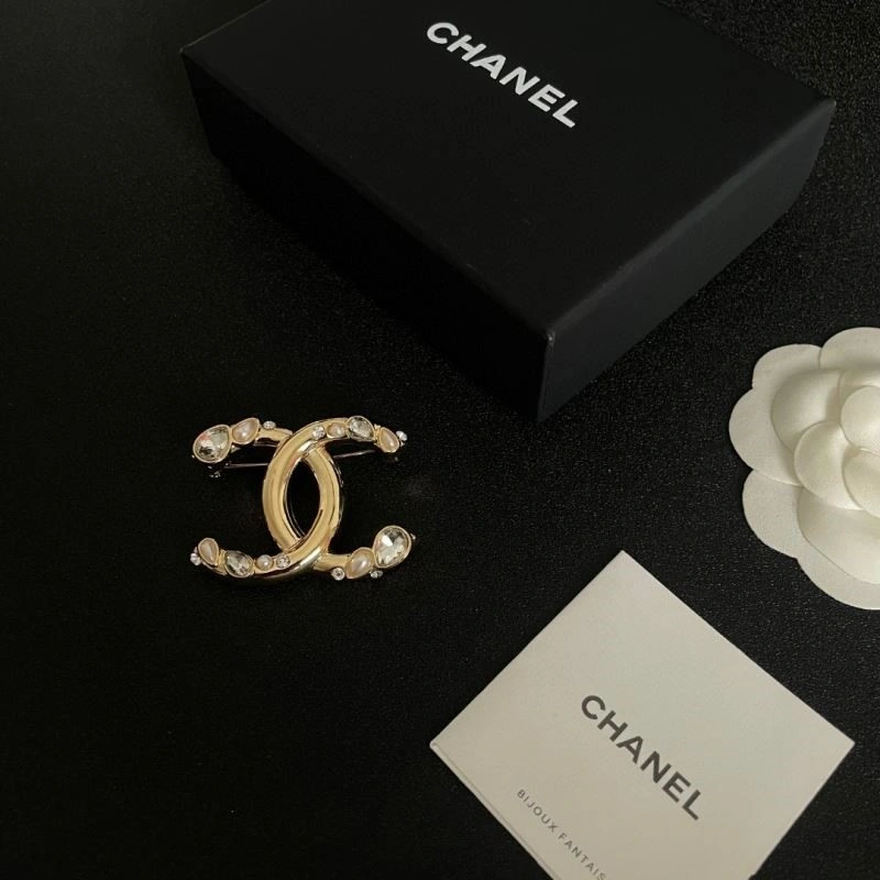 Chanel Brooches Casual 225617