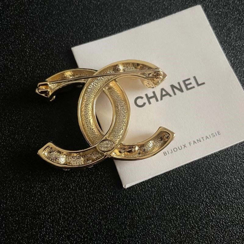 Chanel Brooches Casual 225617