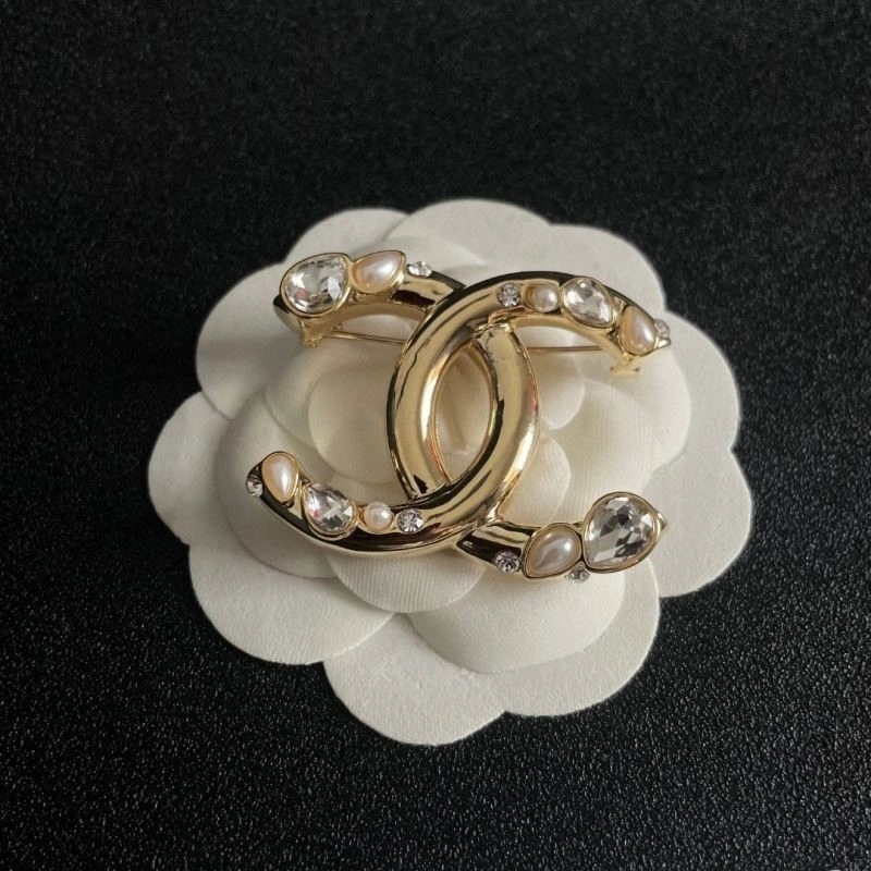 Chanel Brooches Casual 225617