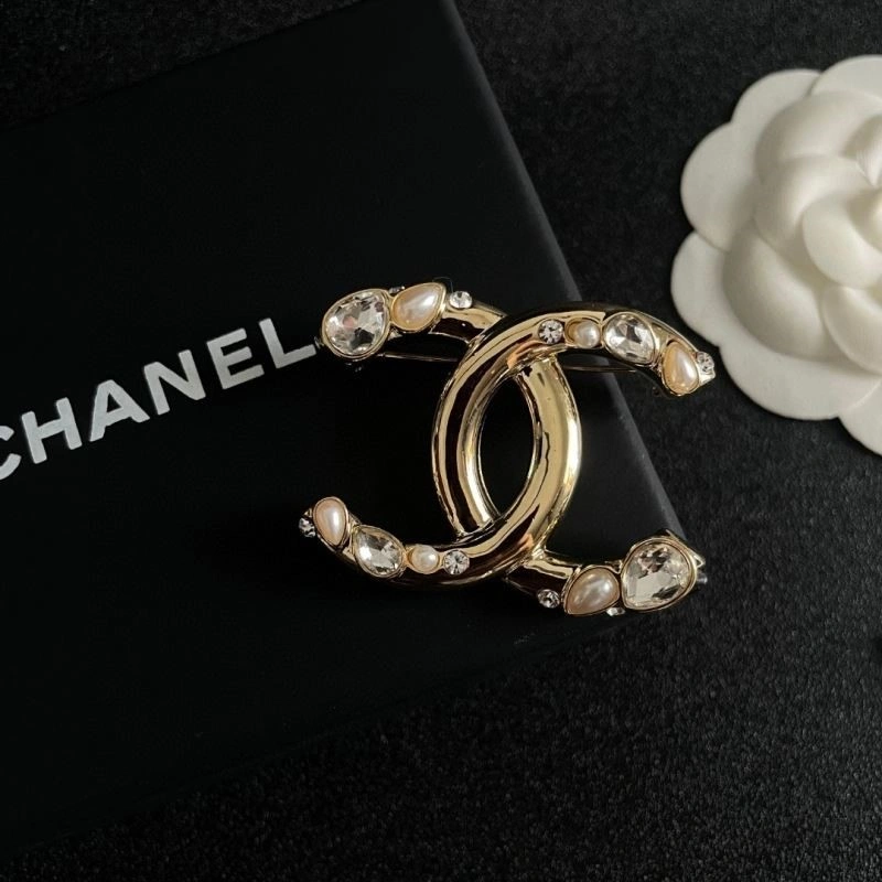 Chanel Brooches Casual 225617