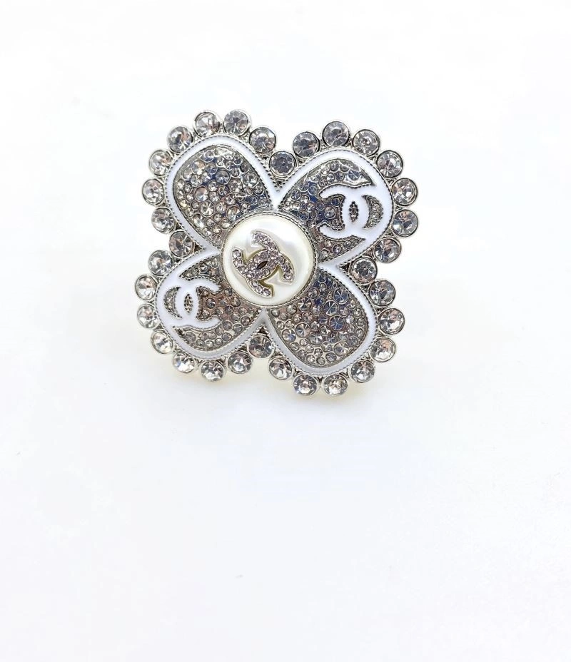 OnTrend Chanel Brooches 225605
