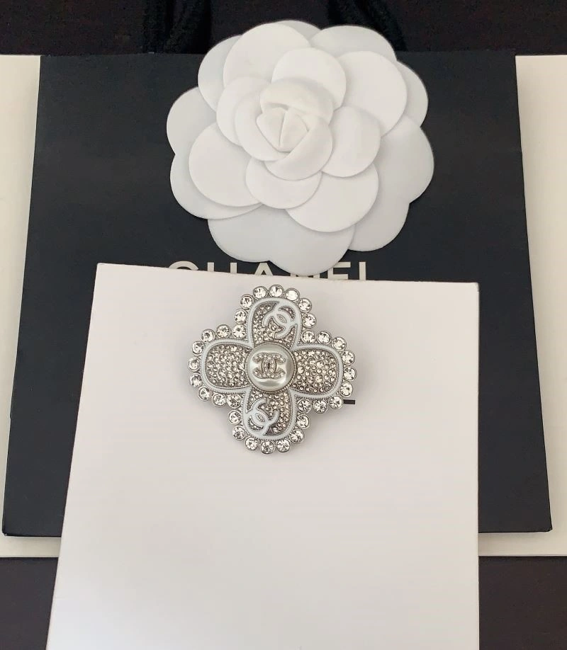 OnTrend Chanel Brooches 225605