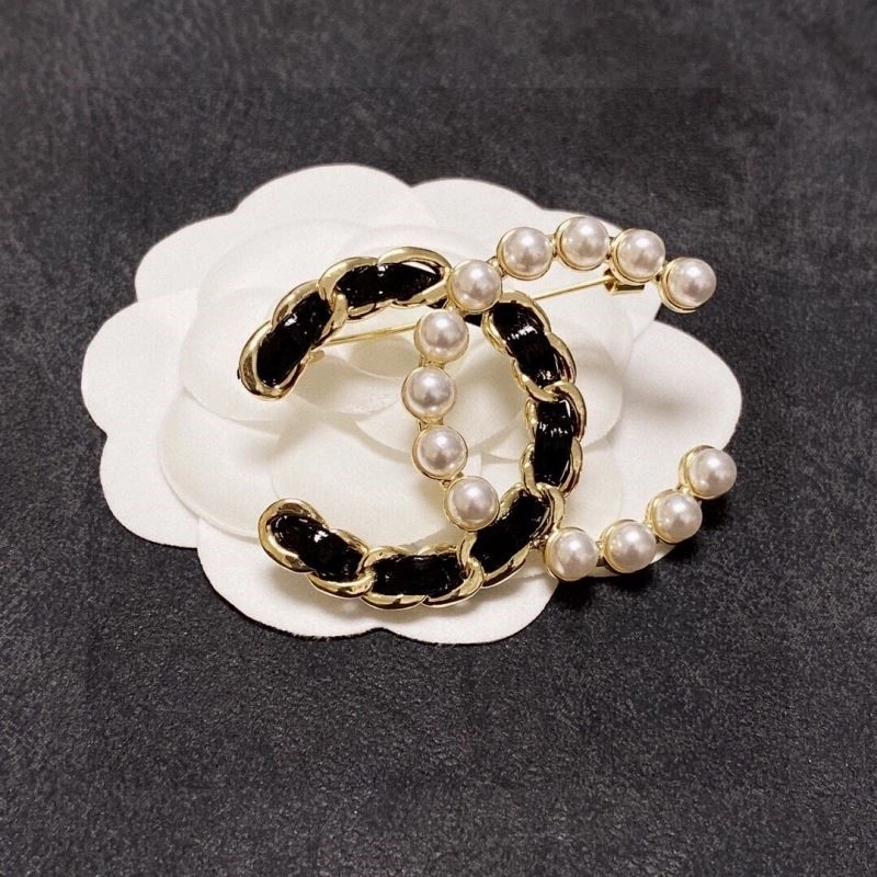 Sophisticated Chanel Brooches 225604