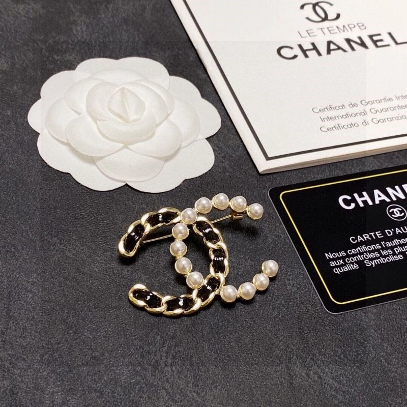 Sophisticated Chanel Brooches 225604