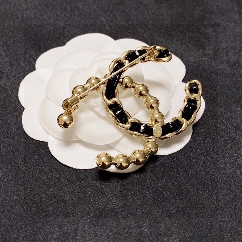 Sophisticated Chanel Brooches 225604
