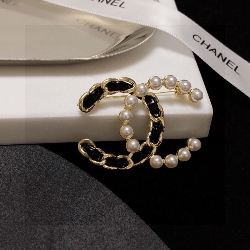 Sophisticated Chanel Brooches 225604