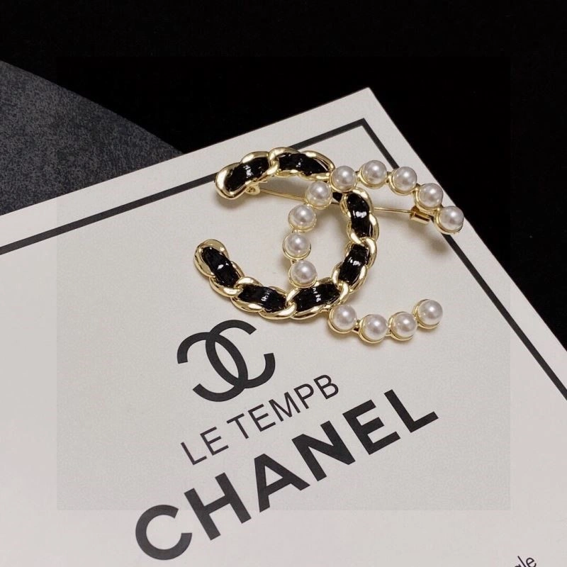 Sophisticated Chanel Brooches 225604