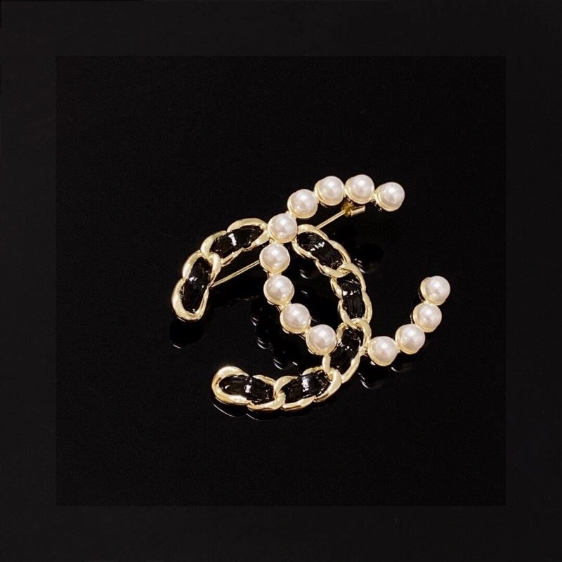 Sophisticated Chanel Brooches 225604