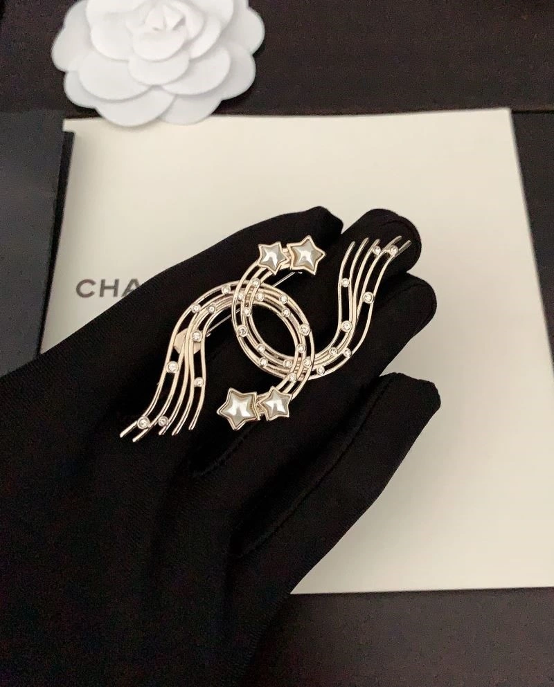 Chanel Brooches Elegant 225601