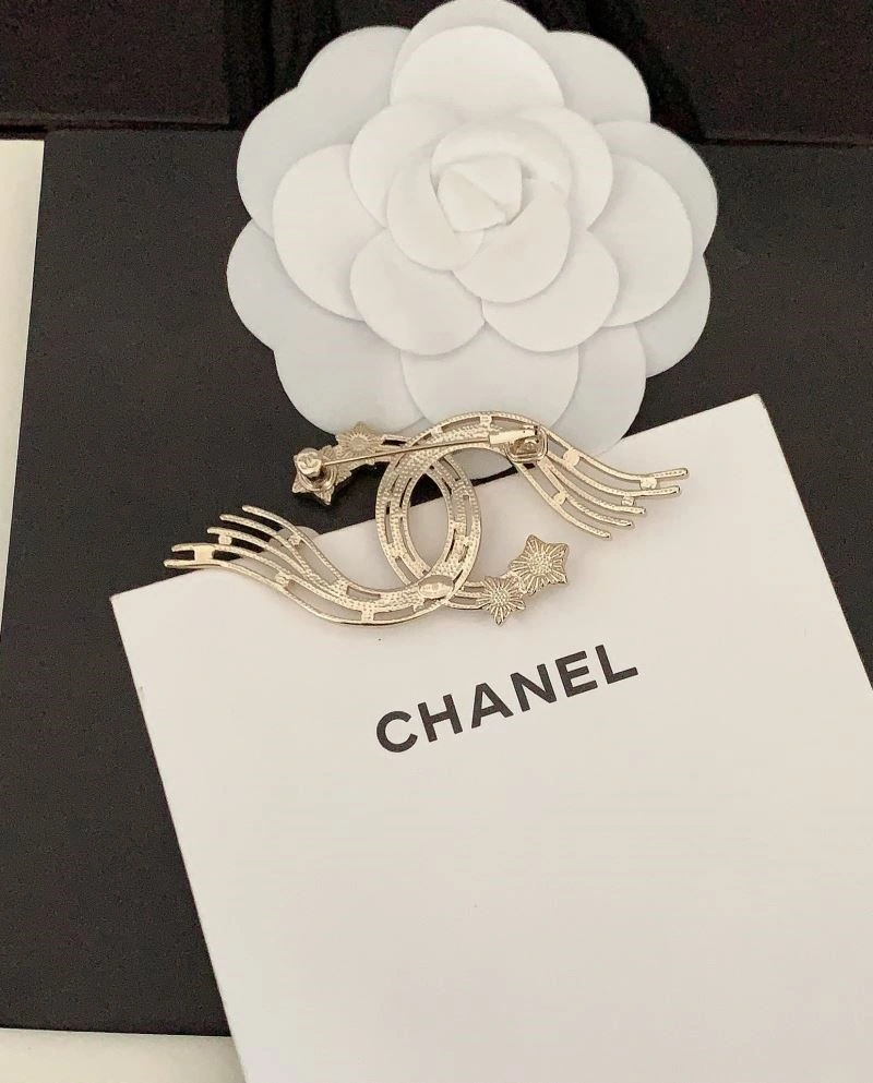 Chanel Brooches Elegant 225601