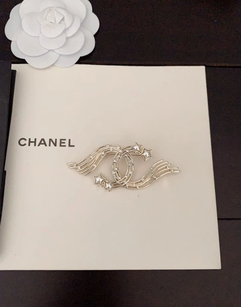 Chanel Brooches Elegant 225601