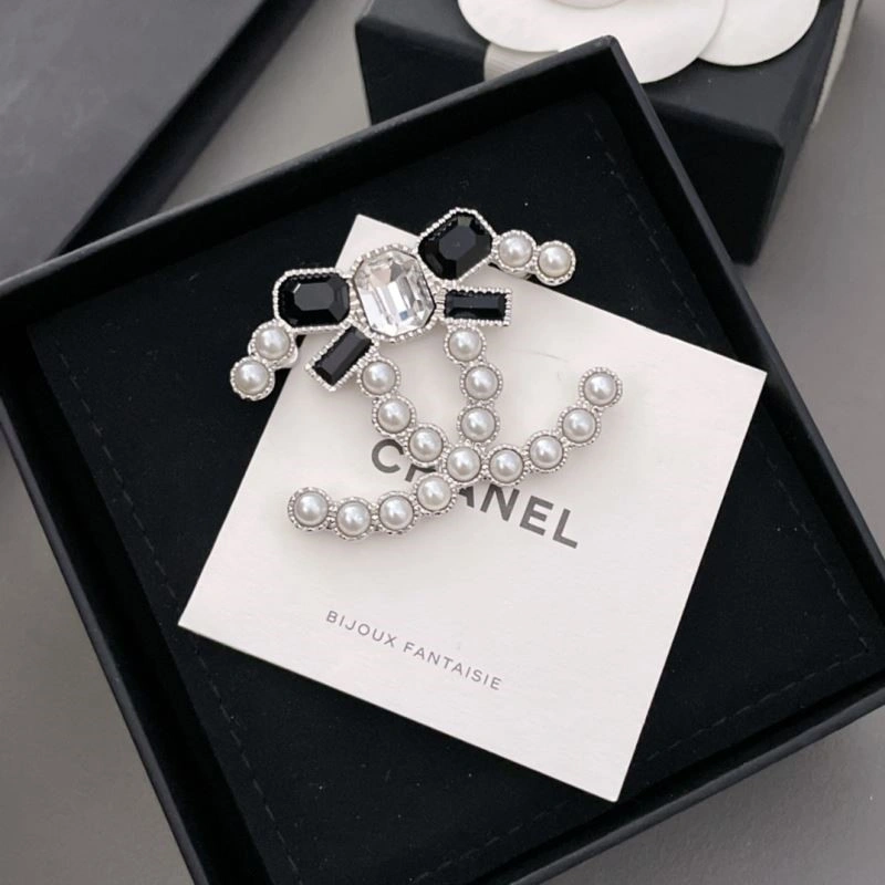 Chanel Brooches SmoothTexture 225606