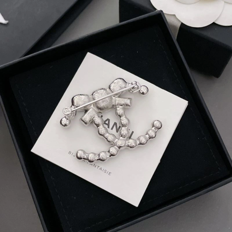 Chanel Brooches SmoothTexture 225606
