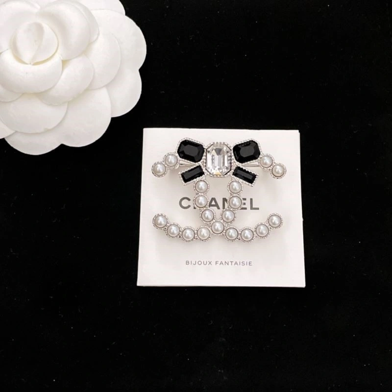 Chanel Brooches SmoothTexture 225606