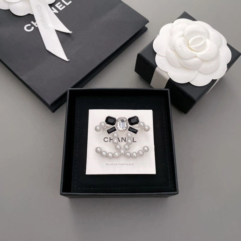 Chanel Brooches SmoothTexture 225606