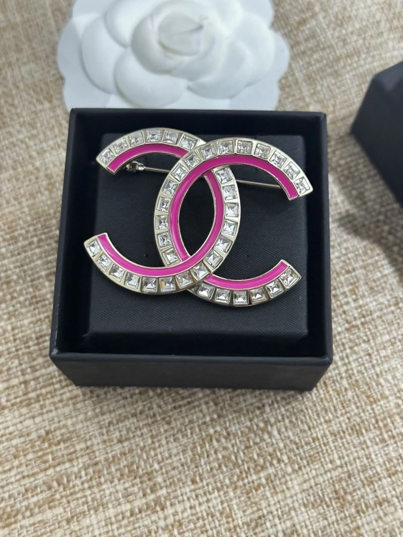 Chanel Brooches Packable 225610