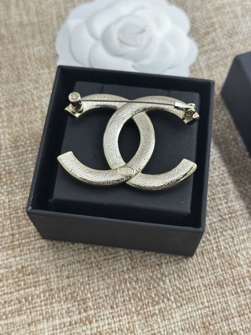 Chanel Brooches Packable 225610