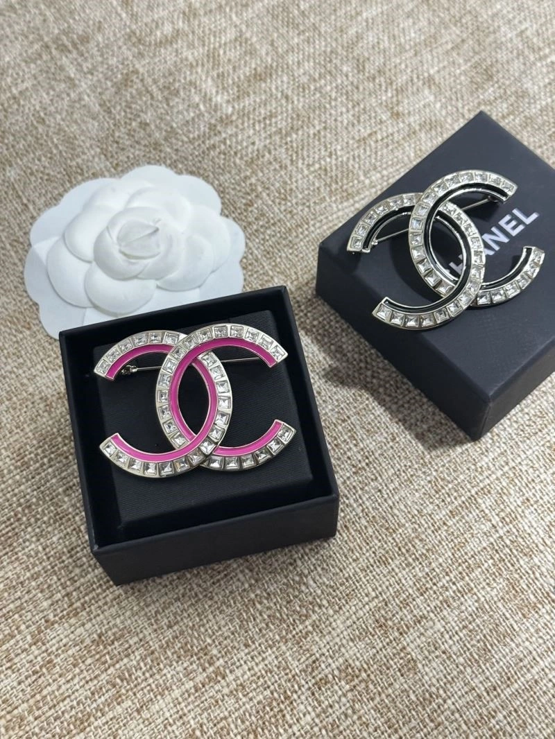 Chanel Brooches Packable 225610
