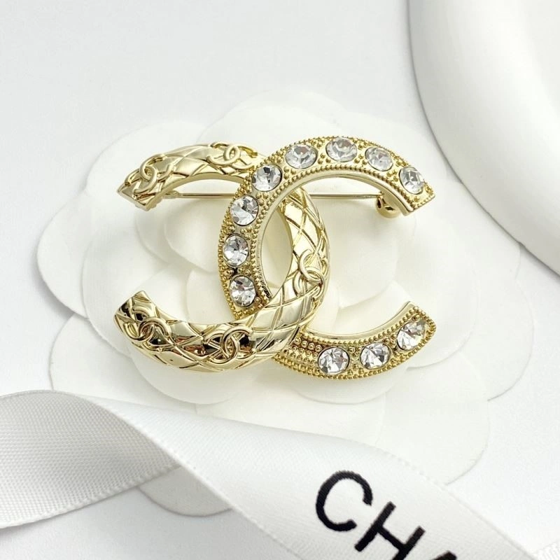 Timeless Chanel Brooches 225596