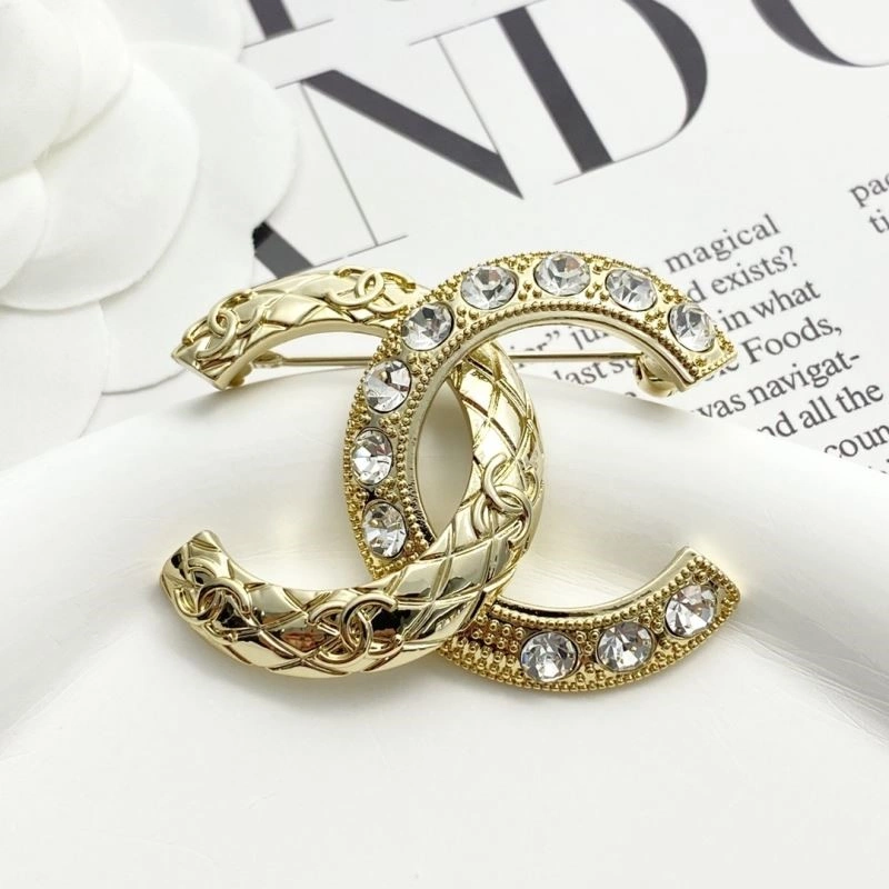 Timeless Chanel Brooches 225596