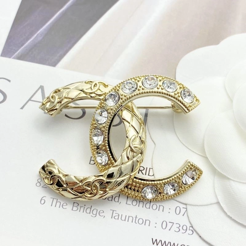 Timeless Chanel Brooches 225596