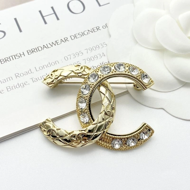 Timeless Chanel Brooches 225596