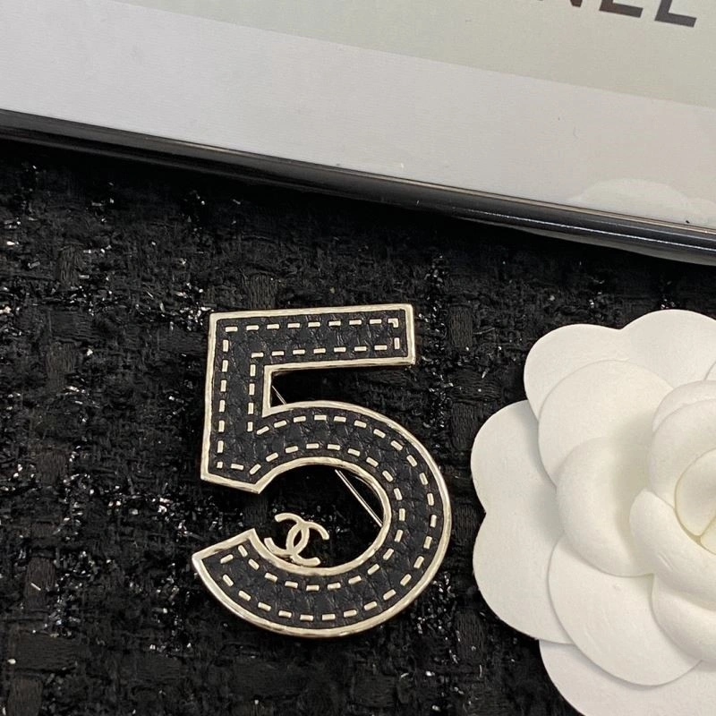 Chanel Brooches FreshLook 225592