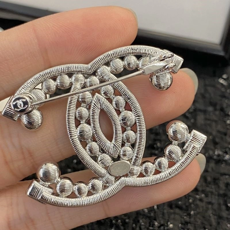 Unisex Chanel Brooches 225597