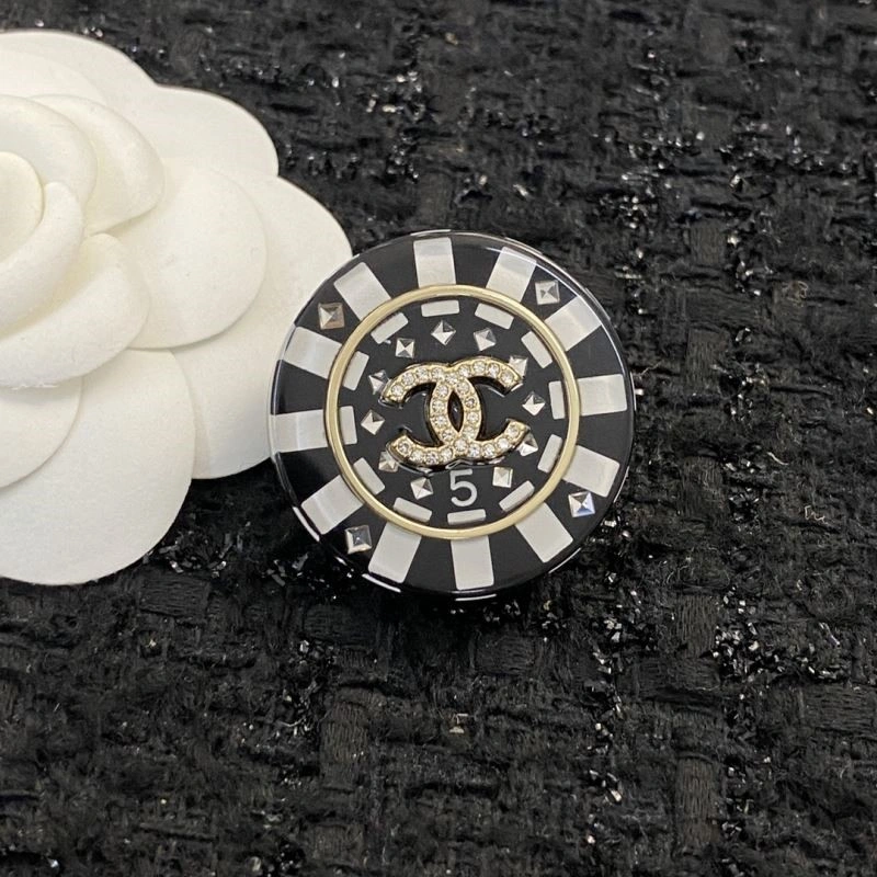 Breathable Chanel Brooches 225633