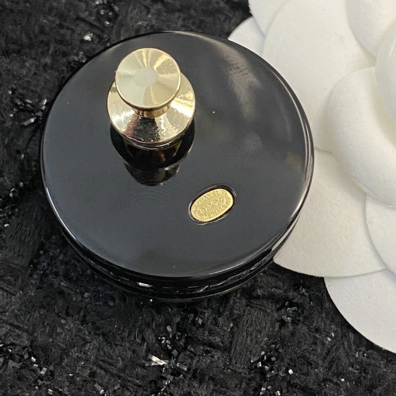 Breathable Chanel Brooches 225633