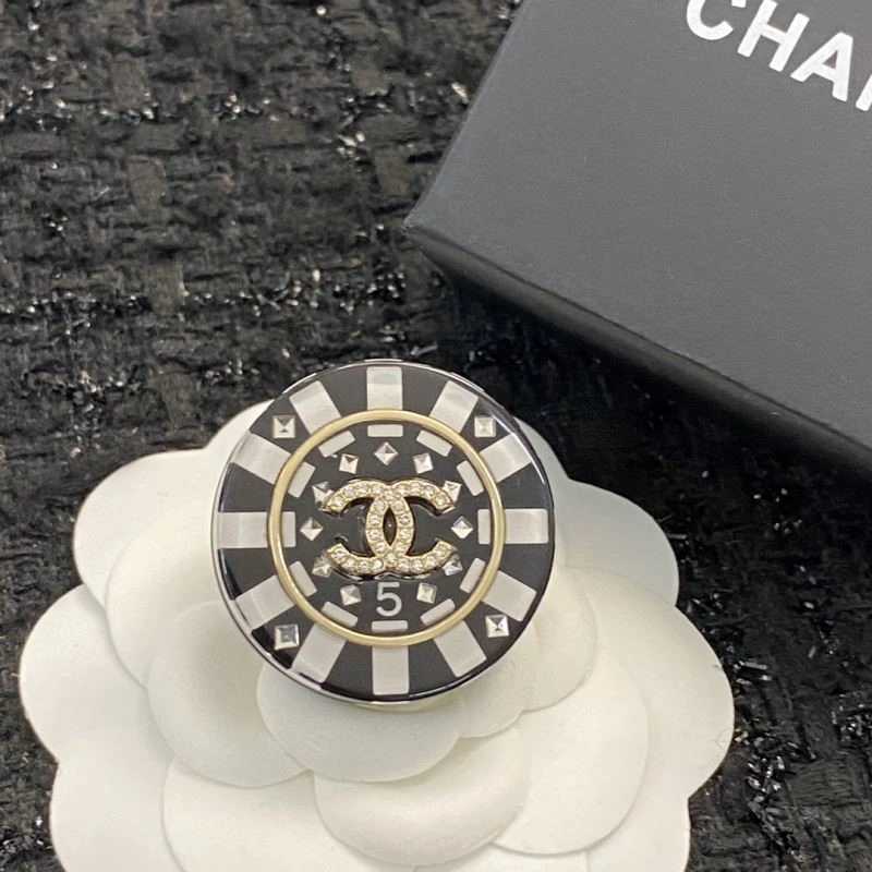 Breathable Chanel Brooches 225633