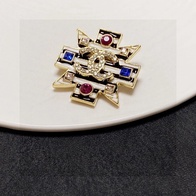 RelaxedFit Chanel Brooches 225589