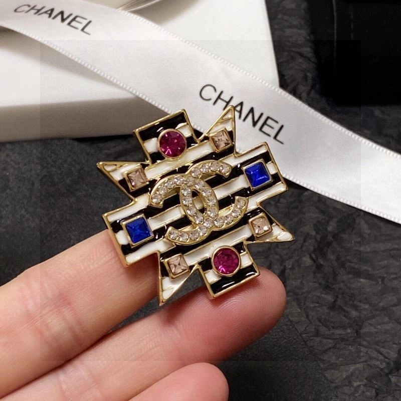 RelaxedFit Chanel Brooches 225589