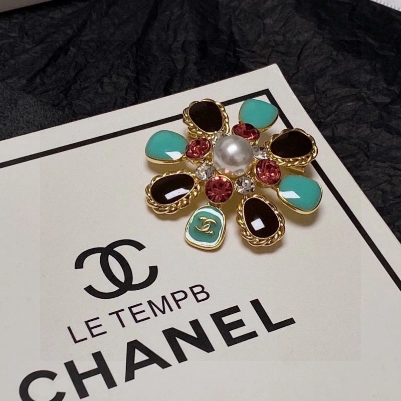 Contemporary Chanel Brooches 225587