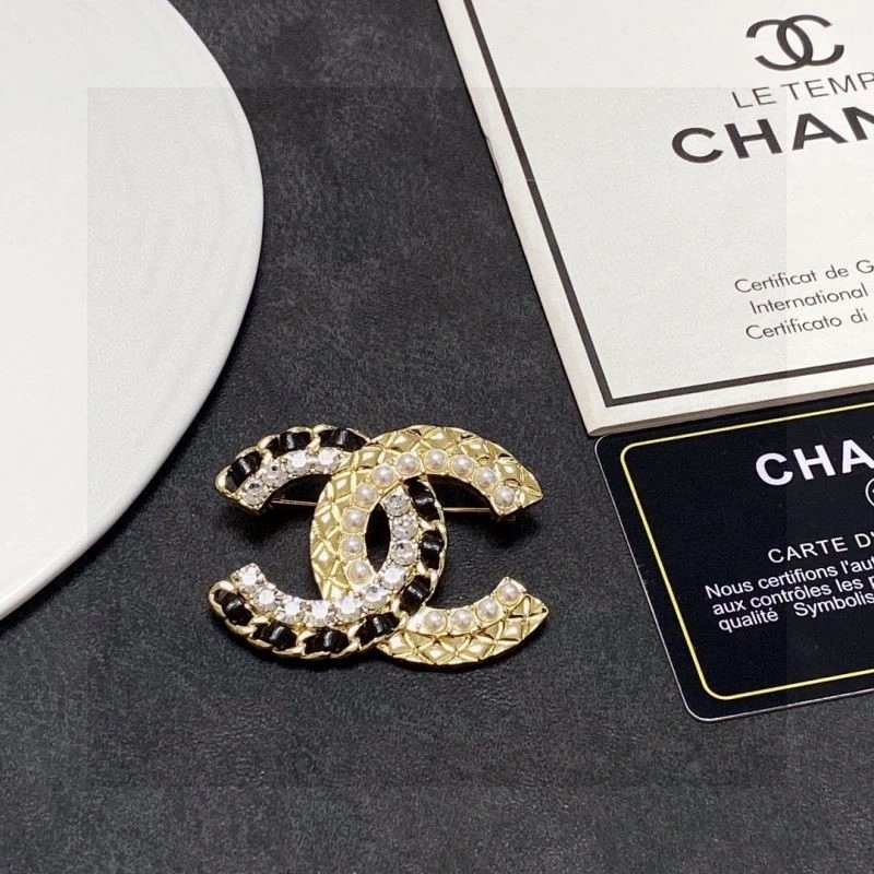 Stylish Chanel Brooches 225573