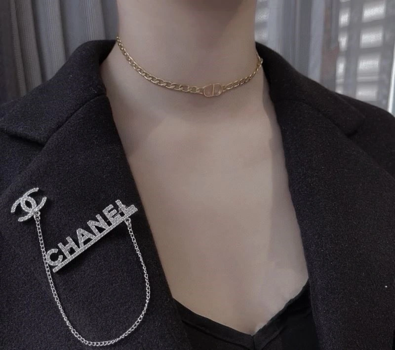 Chanel Brooches WellDesigned 225686
