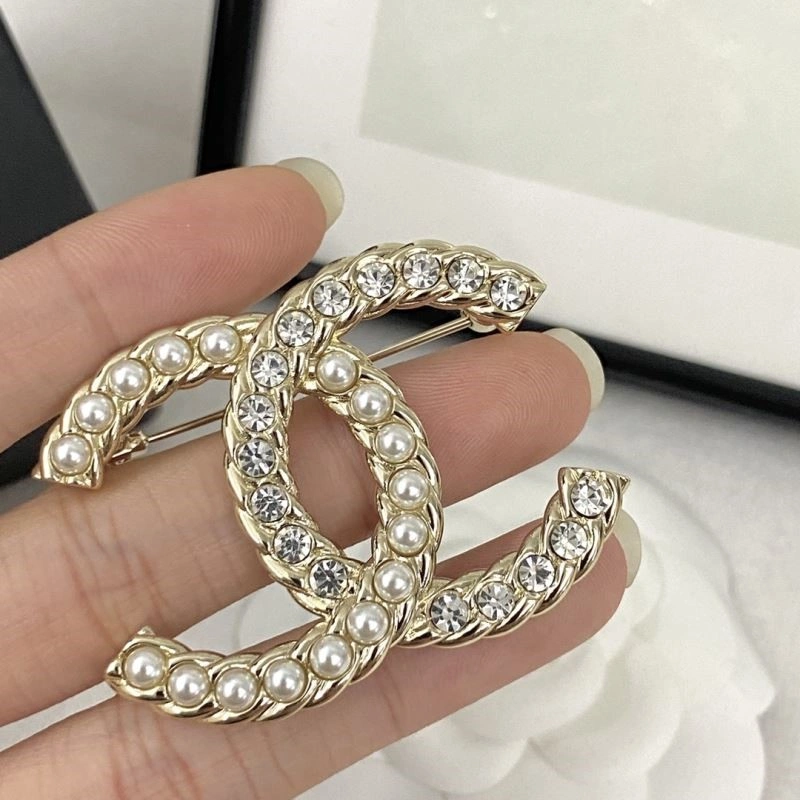 Sustainable Chanel Brooches 225583