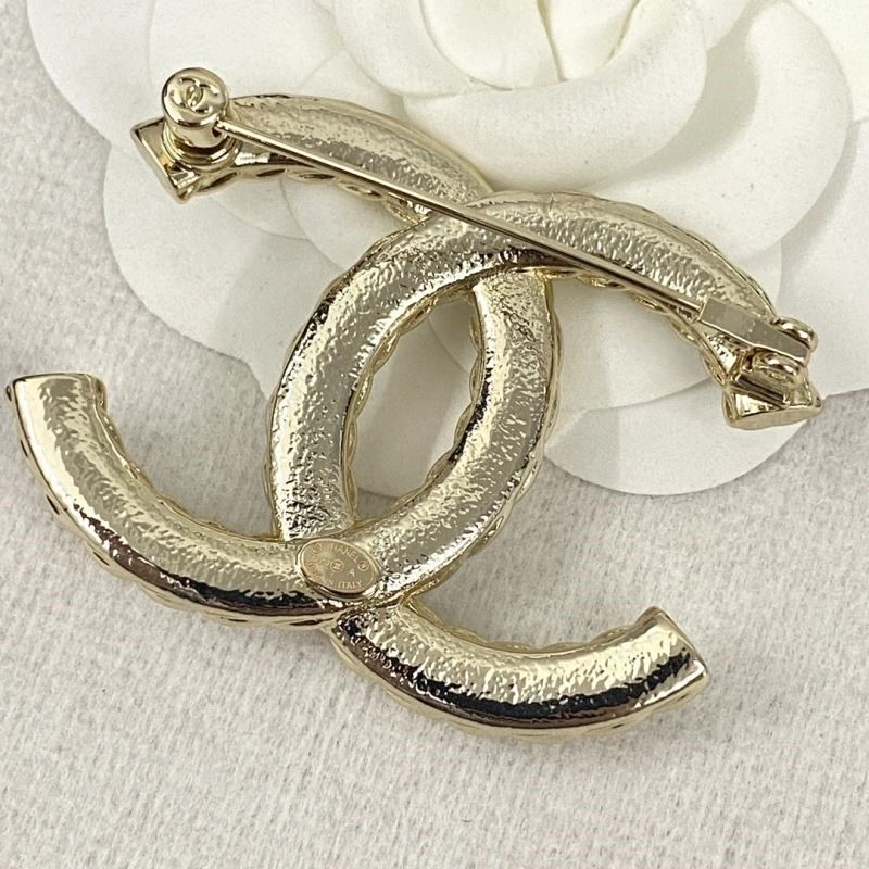 Sustainable Chanel Brooches 225583